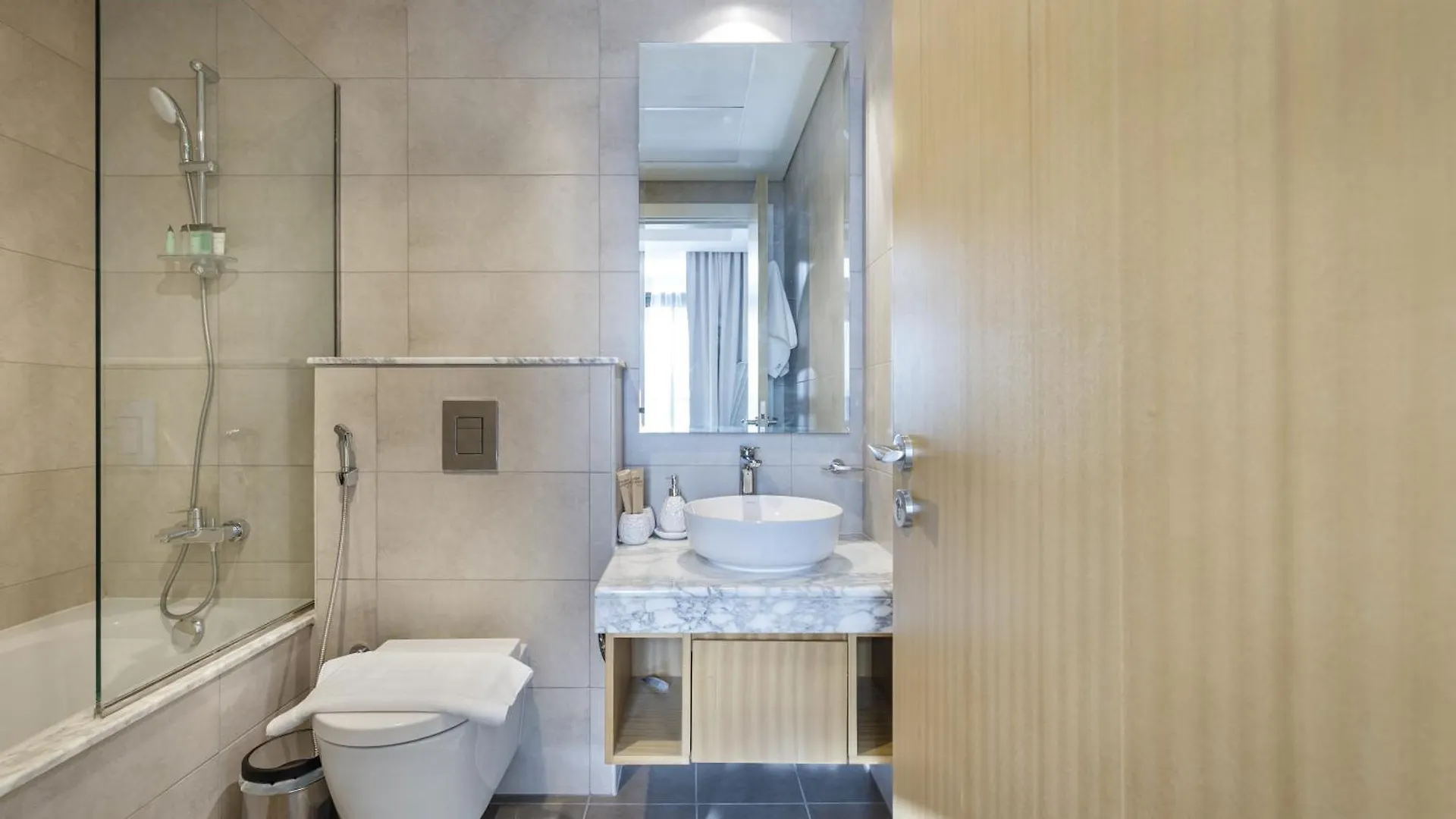 Aliving Luxury Furnished 2Br Apartment Business Bay