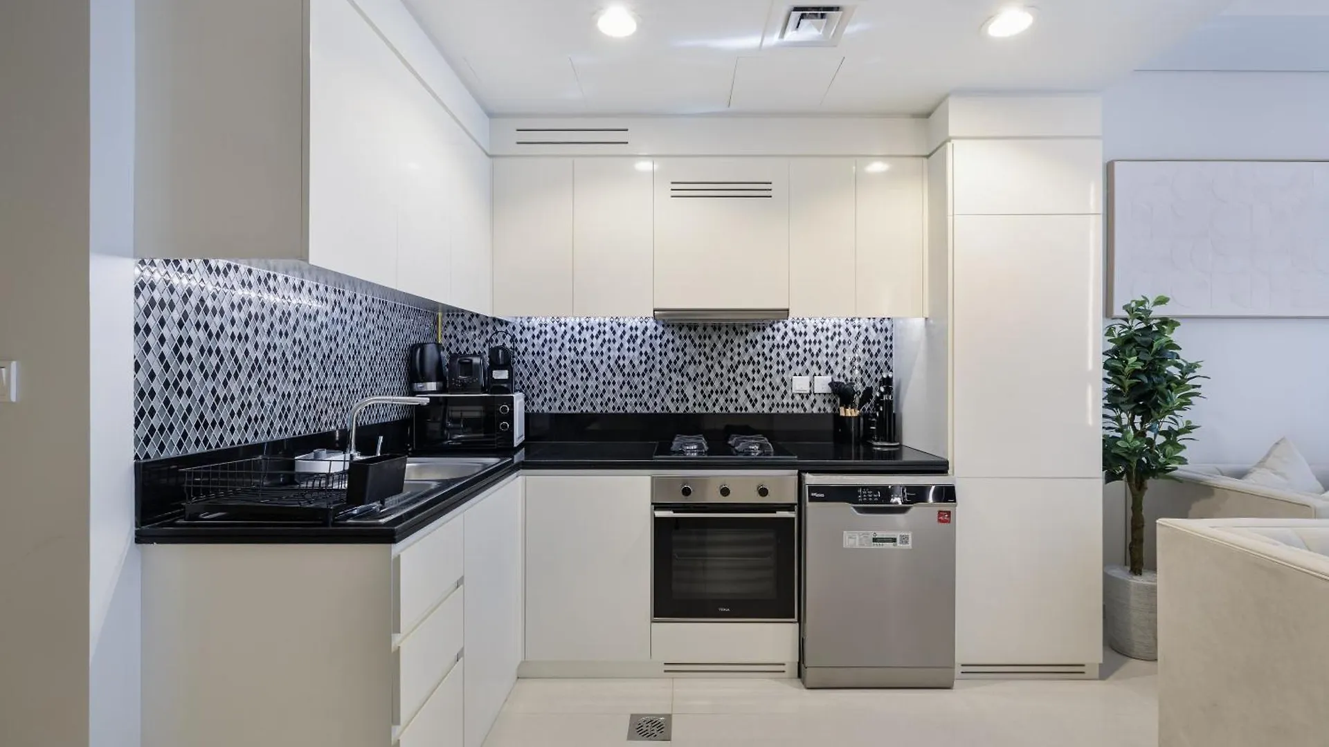 Aliving Relaxing 2Br Apartment Aykon City Dubai United Arab Emirates