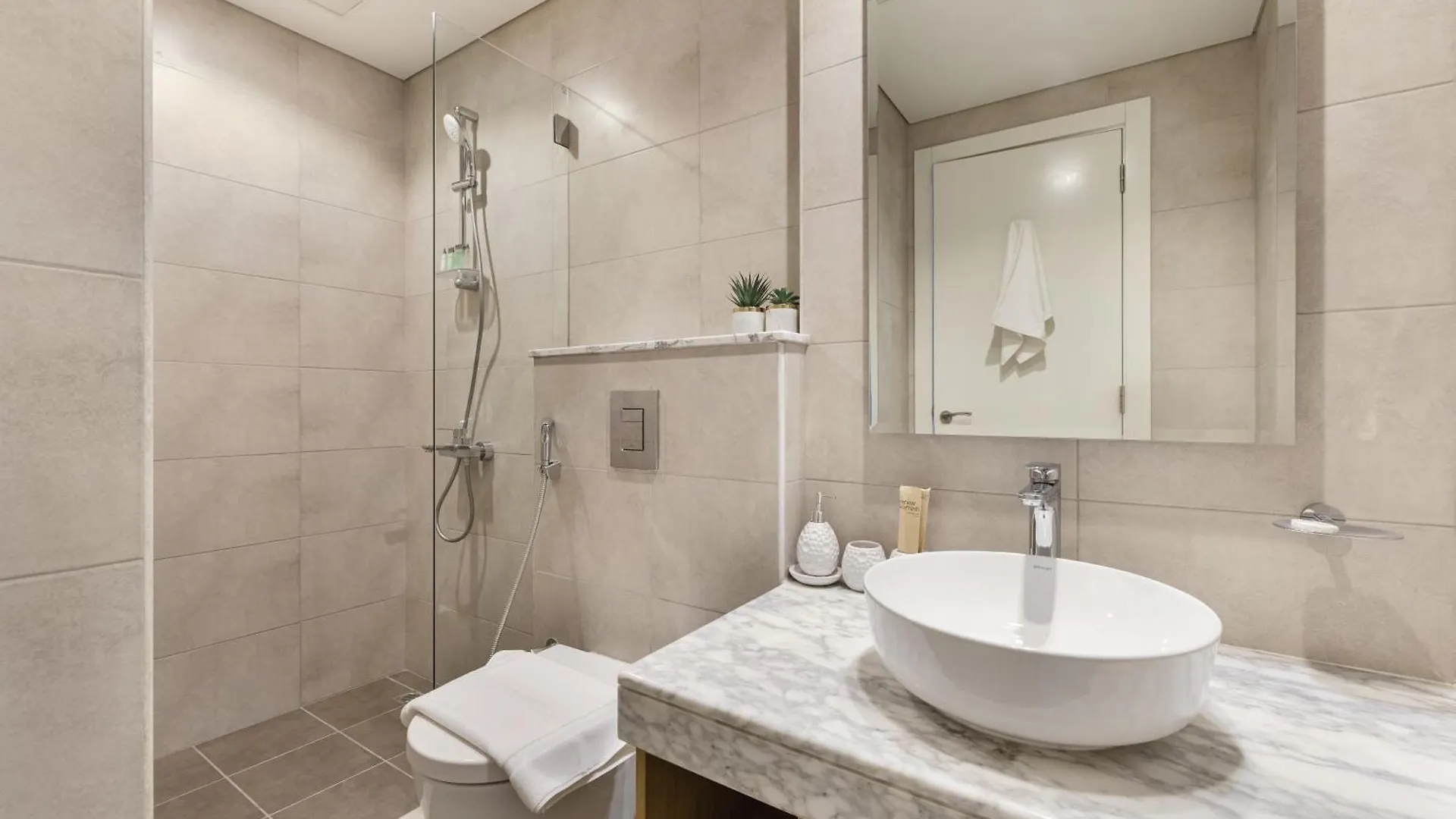 Aliving Relaxing 2Br Apartment Aykon City Dubai 0*,