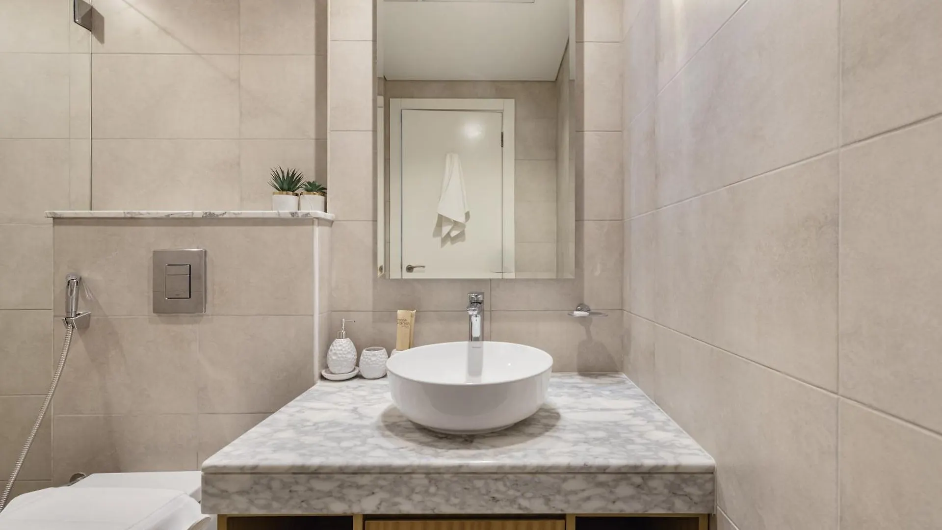 Aliving Relaxing 2Br Apartment Aykon City Dubai